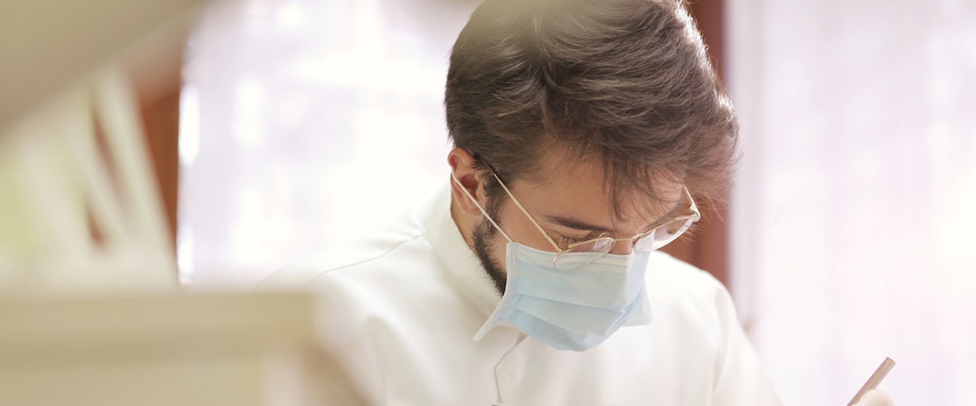 Navigating Dental Allergies During Implants: A Guide For Patients In Conroe, Texas