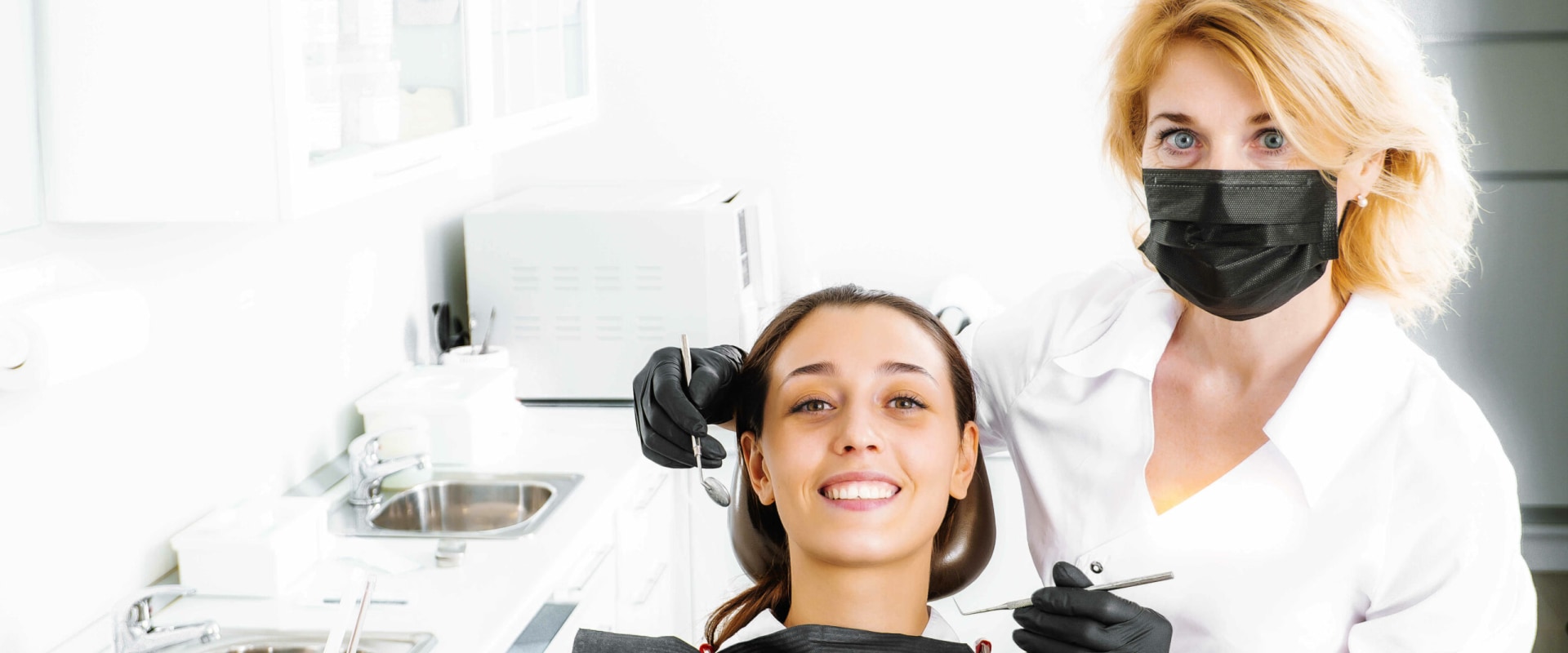 What to Do if You Suspect an Allergic Reaction to Dentist Gloves or Masks